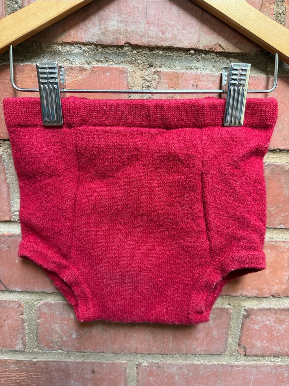 SustainableBabyish Sbish Sloomb Kids Red Wool Knit Bloomer Shorts